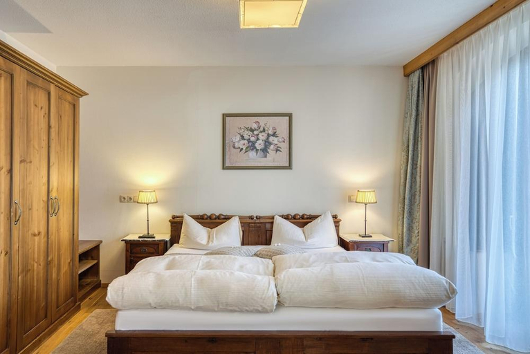 Bedroom 3, Posthotel Kassl 4-Sterne-Superior, Imst