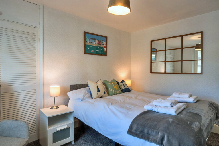 Room 4, 19th Century Cottage Near Brixham Harbour, Torbay