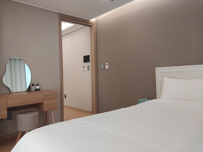 Bedroom 2, The solid residence - Elbon the stay by haeundae, Haeundae