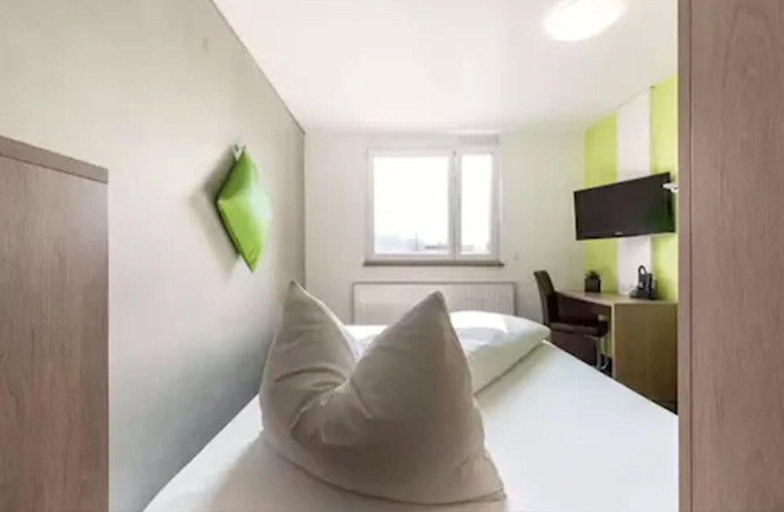 Bedroom 4, a2 HOTELS Wernau am Quadrium, Esslingen