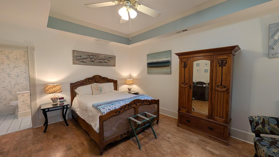 Bedroom 2, Garden and the Sea B&B Inn, Accomack