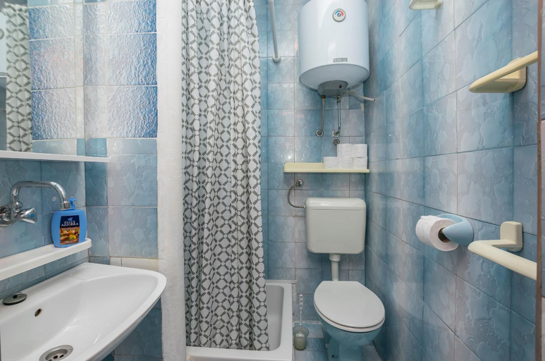 Bathroom 2, Apartments Green Street, Privlaka