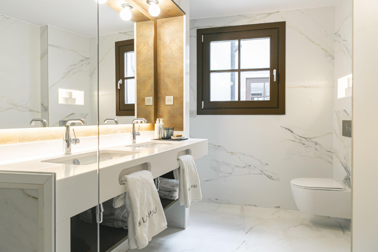 Bathroom 4, Hostal Nilo, Barcelona