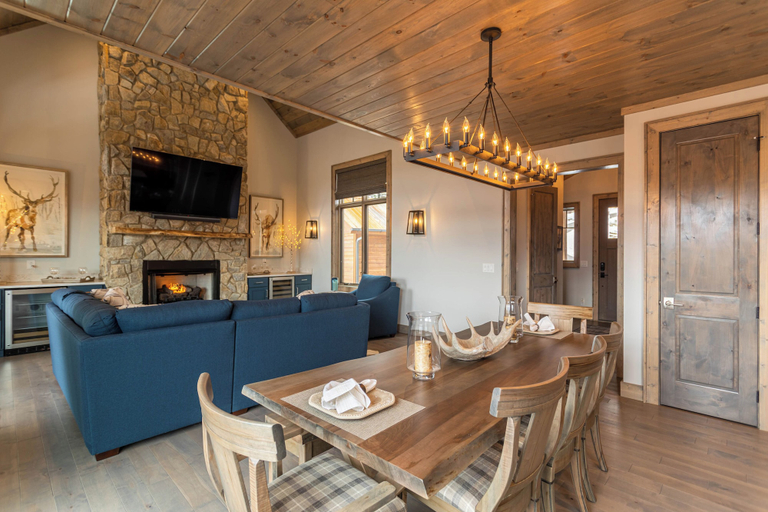 Interior 5, Birds Nest Retreat at Eagles Nest, Avery