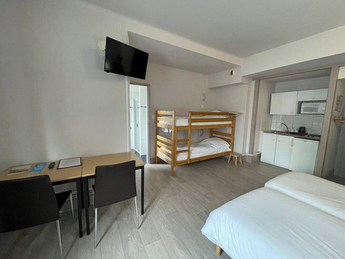 Bedroom 3, Brit Hotel Grand Hotel Munster, Haut-Rhin
