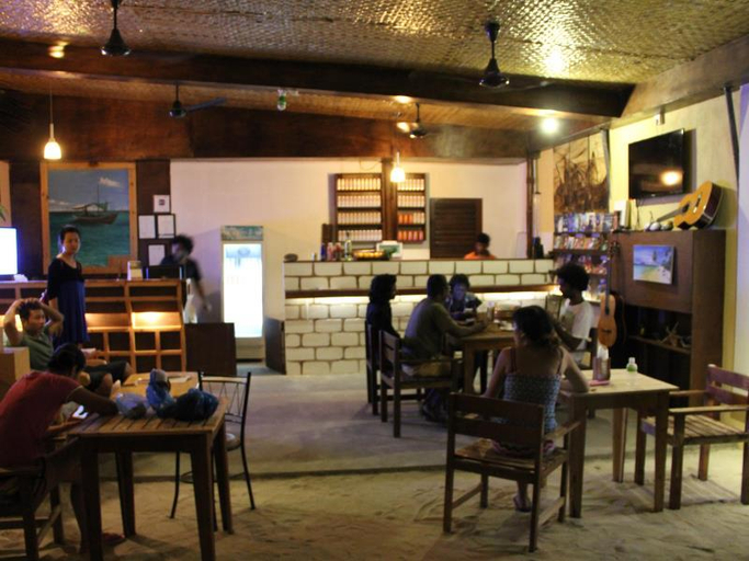 Food & Drinks 5, Maafushi, Kaafu Atoll