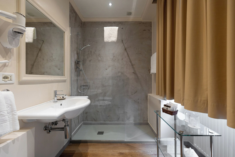 Bathroom 5, Grand Hotel Sitea, Torino