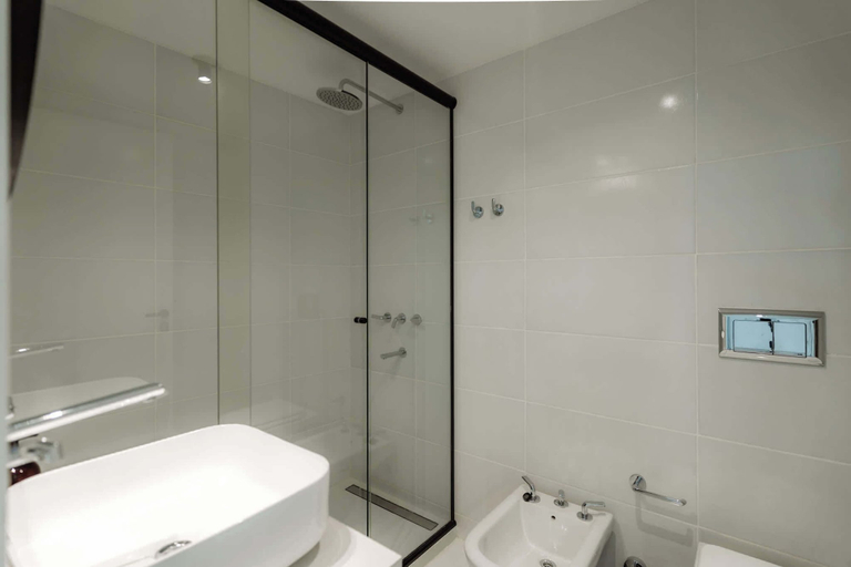 Bathroom 5, Hestia at Thames 2210, Distrito Federal
