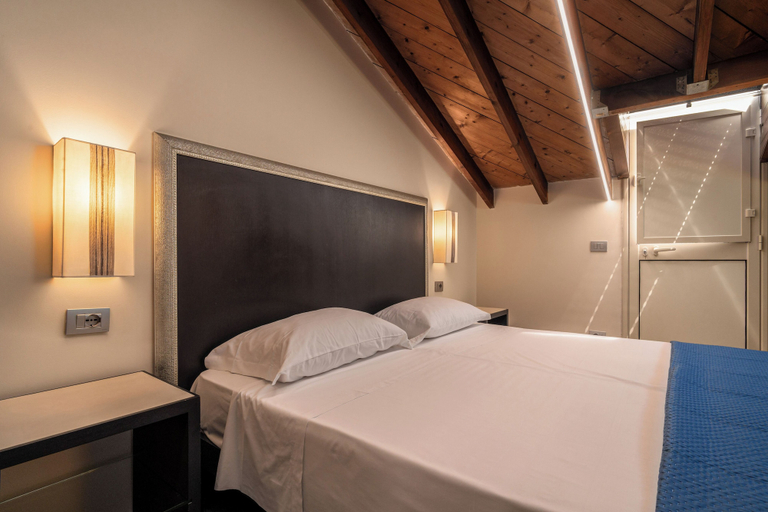 Room 5, Viscuso house, Catania
