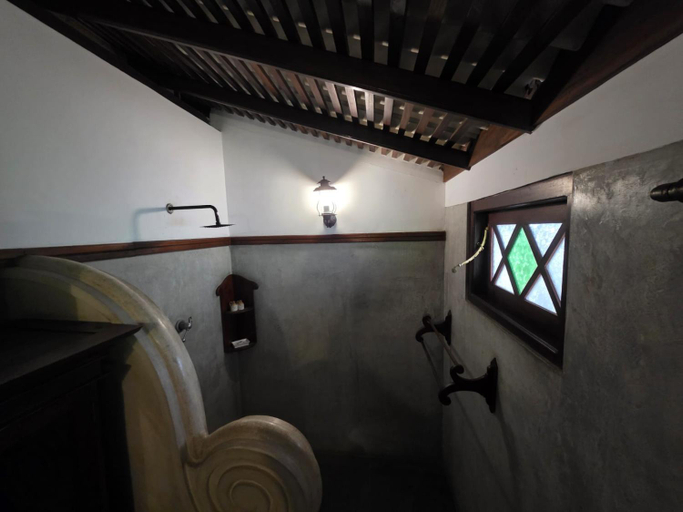 Bathroom 4, Bethany 101, Puttalam