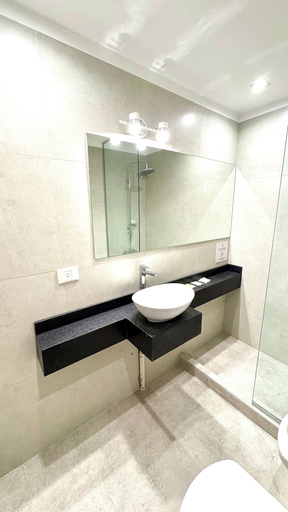 Bathroom 4, Hotel Cap Polonio, Ushuaia