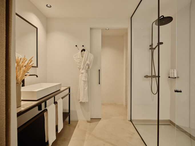 Bathroom 5, Mas de Torrent Hotel & Spa, Relais & Châteaux, Girona