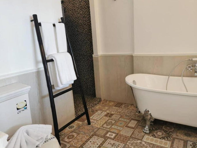 Bathroom 2, AT Kung Kra baen Hotel and Residence, Tha Mai