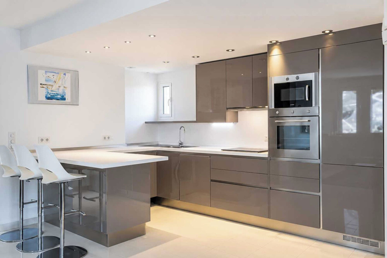 Private kitchen, A/C Apartment 2bdr/6p sea View- St-tropez, Var