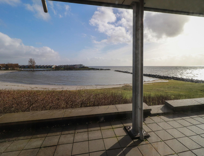 View from property 5, Lakeview Suite With Whirlpool in Makkum, Wûnseradiel