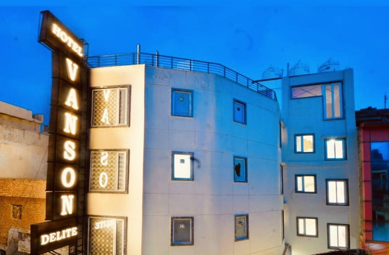 Exterior & Views