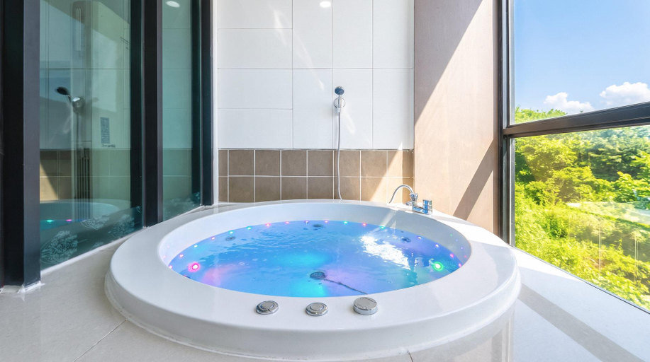 Bathroom, Gapyeong Colline Pension, Gapyeong