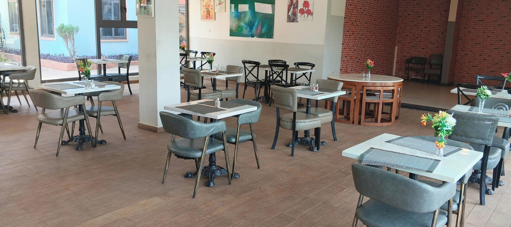 Dining 3, Peach City Hotel, Tema