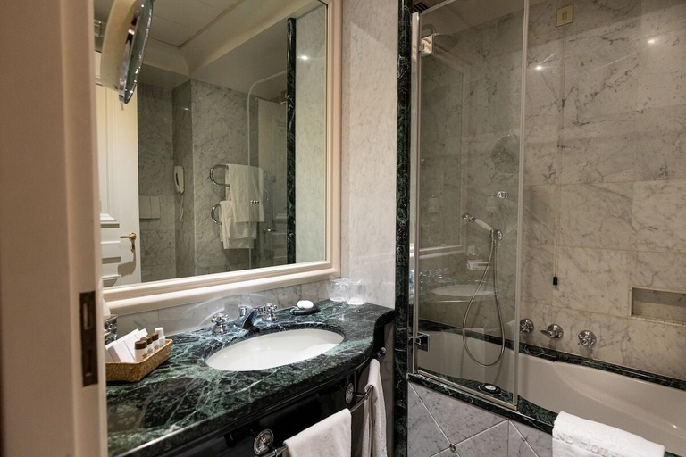 Bathroom 4, Grand Hotel Sitea, Torino