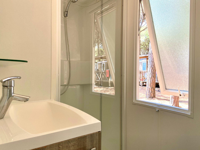 Bathroom 5, Club del Sole Spina Family Collection, Ferrara