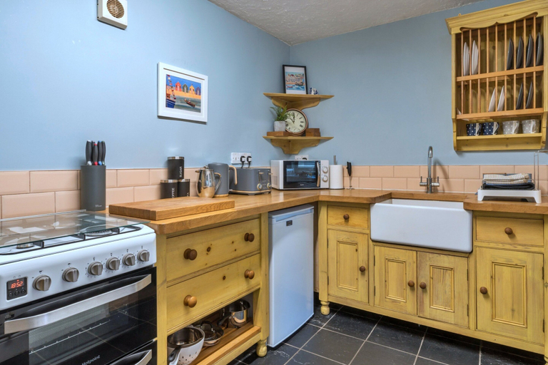 Private kitchen 3, 19th Century Cottage Near Brixham Harbour, Torbay