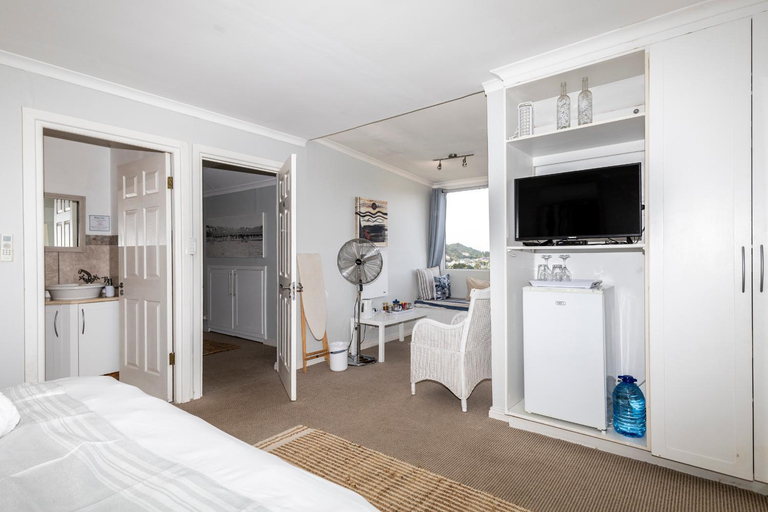 Bedroom 2, Alfred View, Cacadu