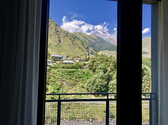 Others 4, Stancia Kazbegi, Kazbegi