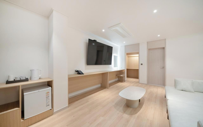Room 4, Mokpo Place Hotel, Muan