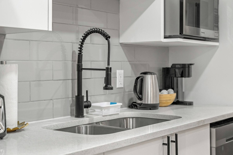 Interior 3, Latobir Modern,stylish 2BR Suite Private Entrance, Division No. 6