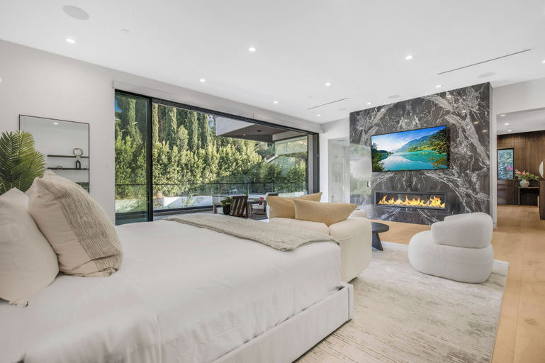 Bedroom 2, Levitt Lane, Los Angeles