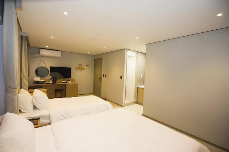 Bedroom 3, Gangneung Olympia Hotel, Gangneung