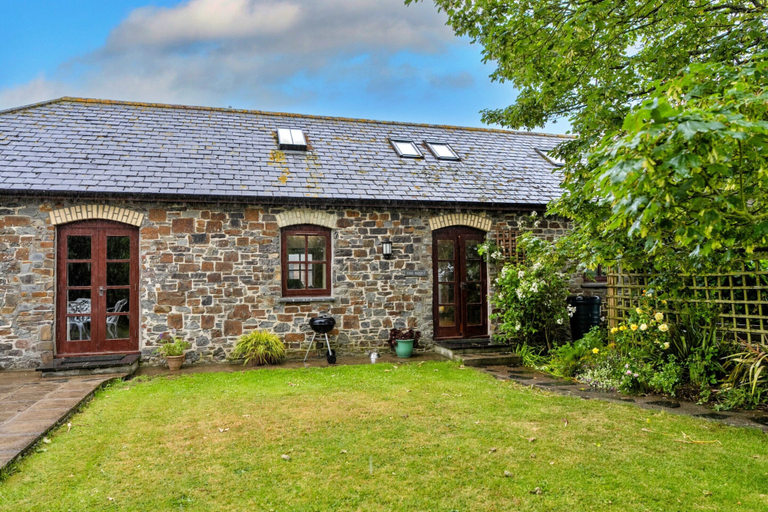 Primary image, Charming Art Cottage for 5, Cornwall