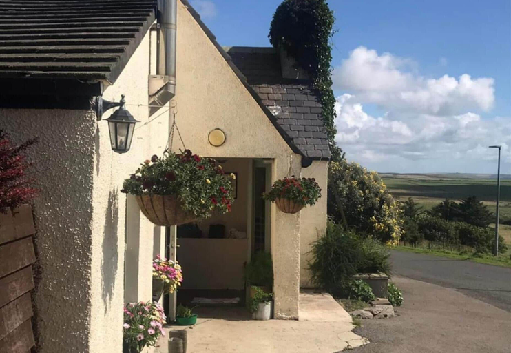 Exterior 5, Cottage Sleeps 9 With Sea Views and Parking, Orkney Islands