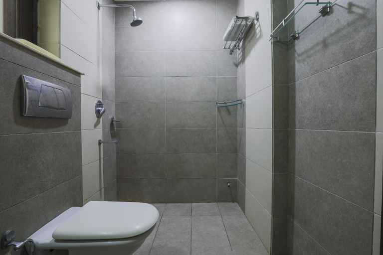 Bathroom, The Hermitage  Hotel, Delhi