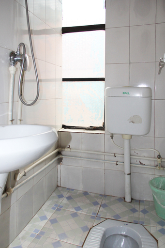 Bathroom 2, Mengyuan Hostel, Kunming
