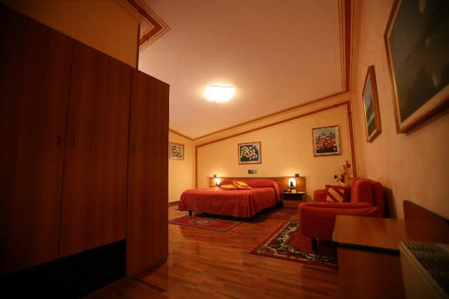 Bedroom 4, Phi Hotel Pianfei, Cuneo