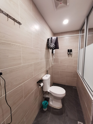 Bathroom 3, The Nest Hostel Semporna, Semporna