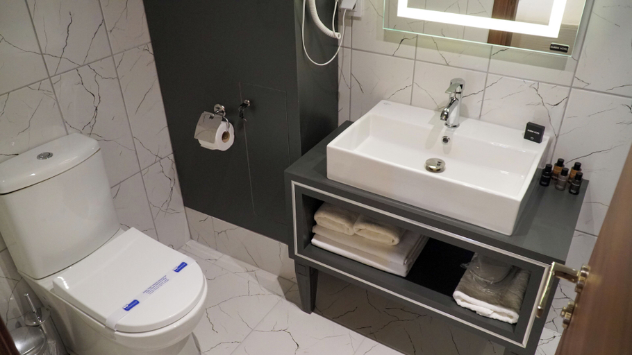 Bathroom 5, Bloom Suite, Keşan