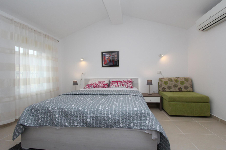 Bedroom 2, Apartments Sorriso, Rovinj