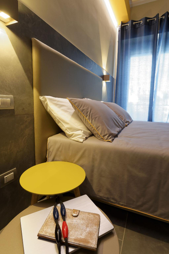 Bedroom 3, Green Ribbon, Milano