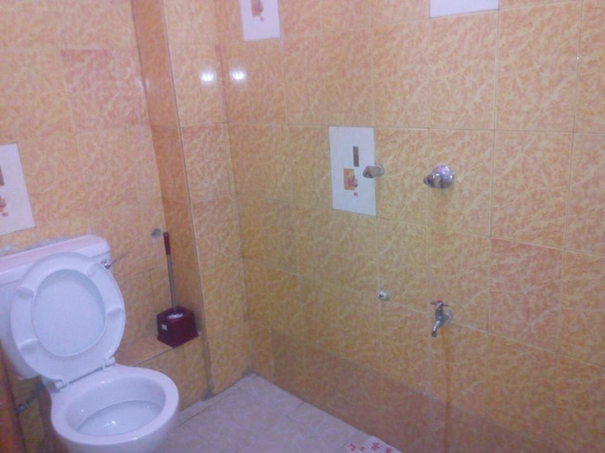 Bathroom 3, Check Point Inn Mombasa, Nyali