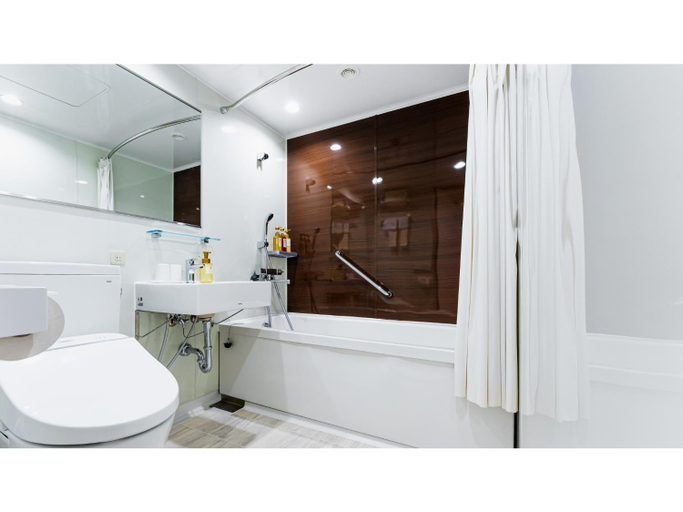 Bathroom 4, Tsuyama Kakuzan Hotel, Tsuyama