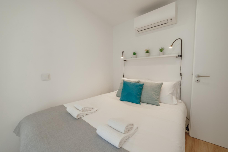 Bedroom 2, コートヤード オポルト デザイン  アパートメント K ウィズ テラス, Porto