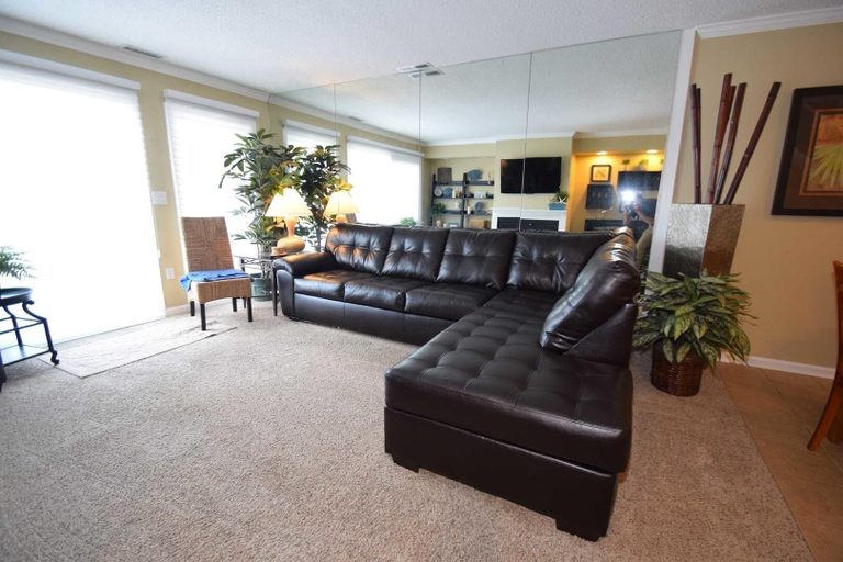 Living area 5, Harbour Island 22C - 2 Br Townhouse, Worcester