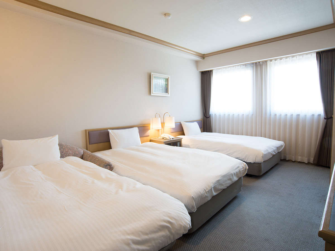 Bedroom 3, Hotel Suncrest, Konan
