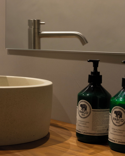 Bathroom 4, HOD'A, Milano