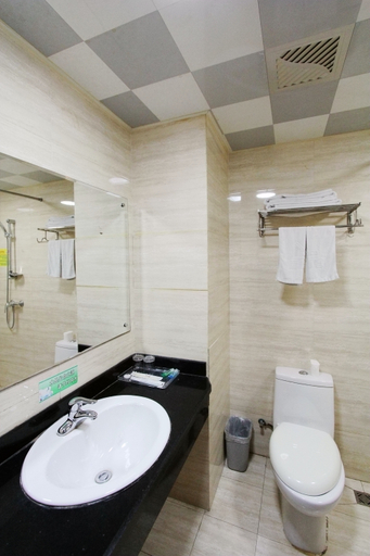 Bathroom 3, Izunco Hotel (Jiaozhou Guohuo), Qingdao
