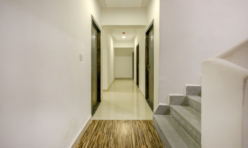 Public Area, Itsy Hotels Kings Inn Vashi, Thane