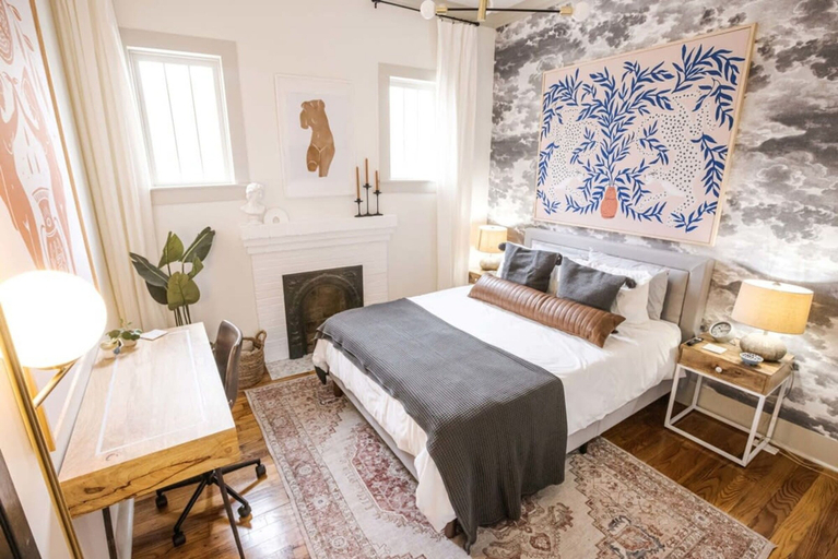 Room 3, Group-friendly Lafayette Stay, Lafayette