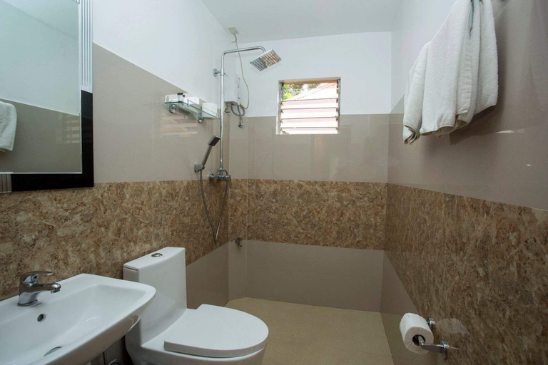 Bathroom 3, Vilus Place Bed and Breakfast, Malay